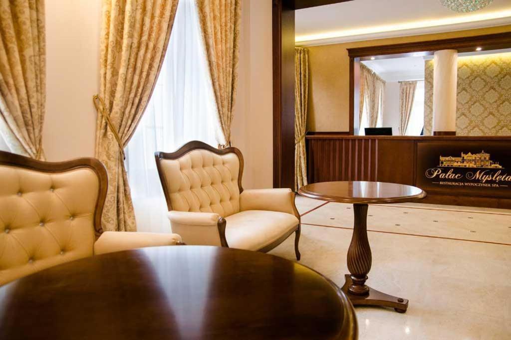 Palac Mysleta Uzdowo Экстерьер фото