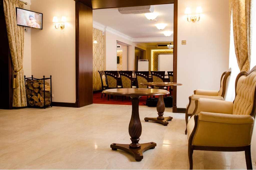 Palac Mysleta Uzdowo Экстерьер фото