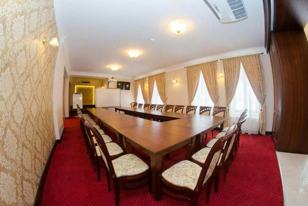 Palac Mysleta Uzdowo Экстерьер фото